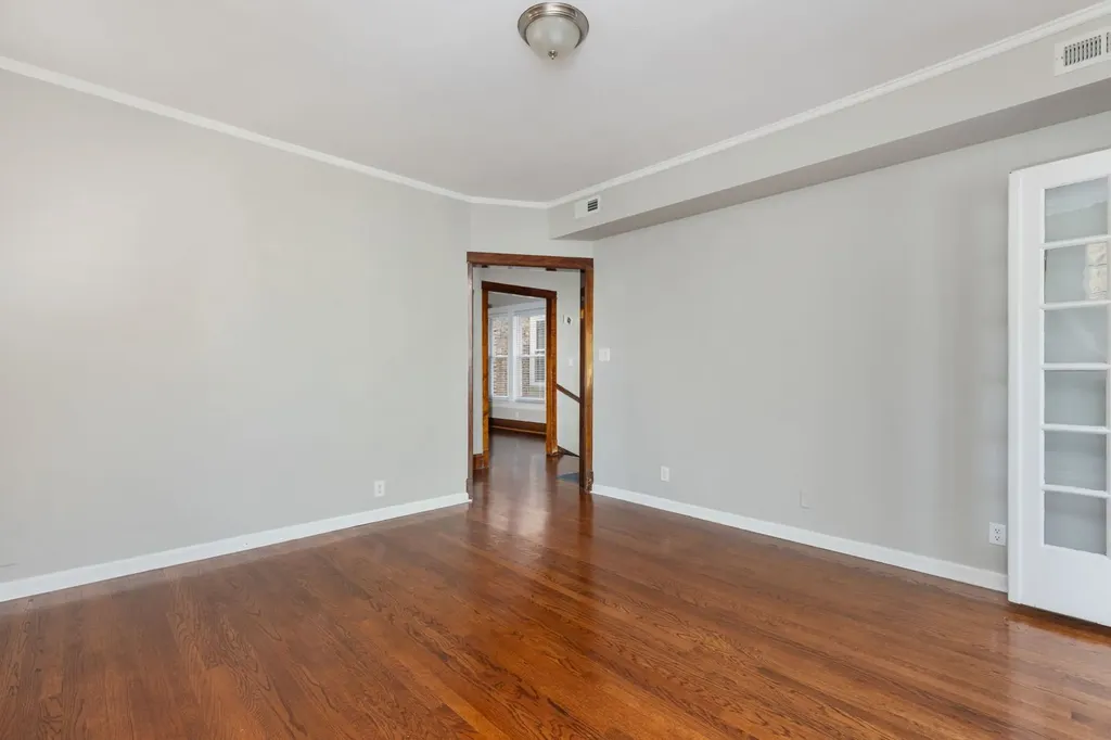 4519 North Troy Street Chicago IL 60625