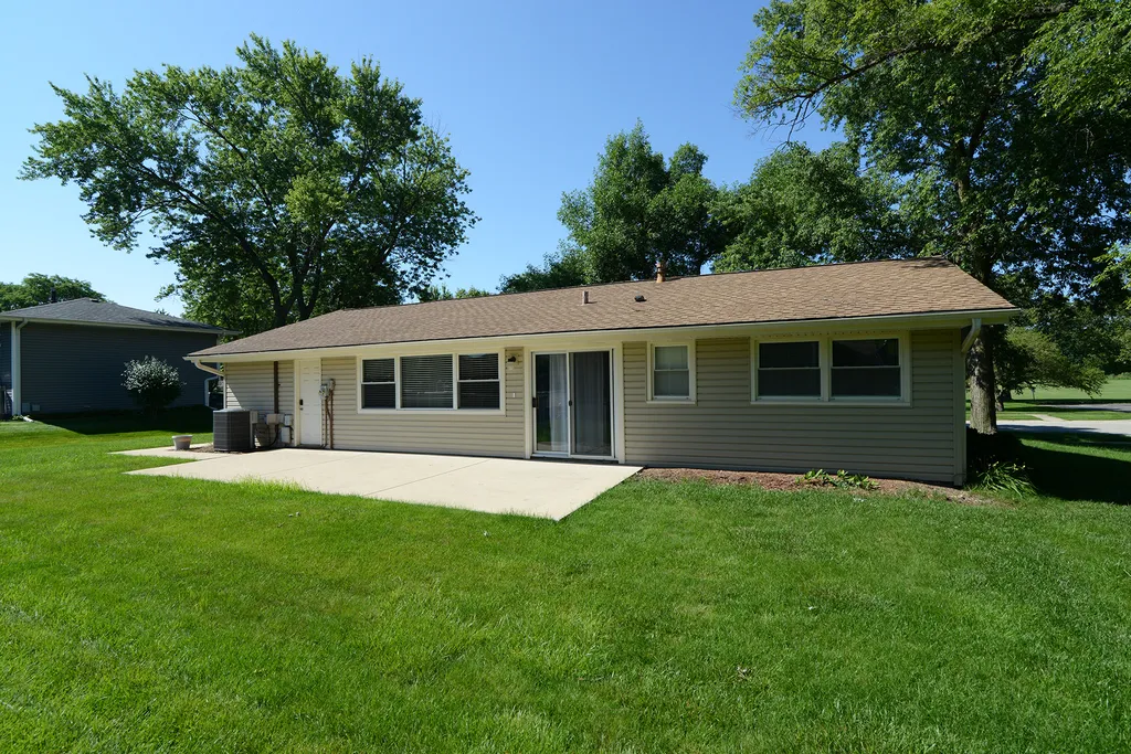 930 Sharon Lane Schaumburg IL 60193