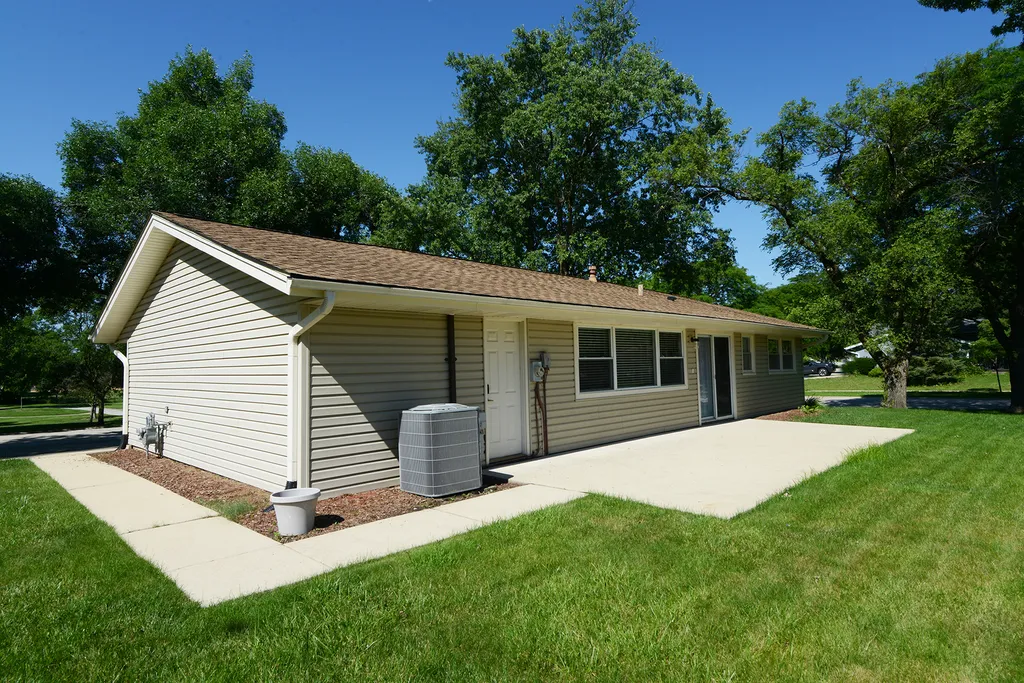 930 Sharon Lane Schaumburg IL 60193
