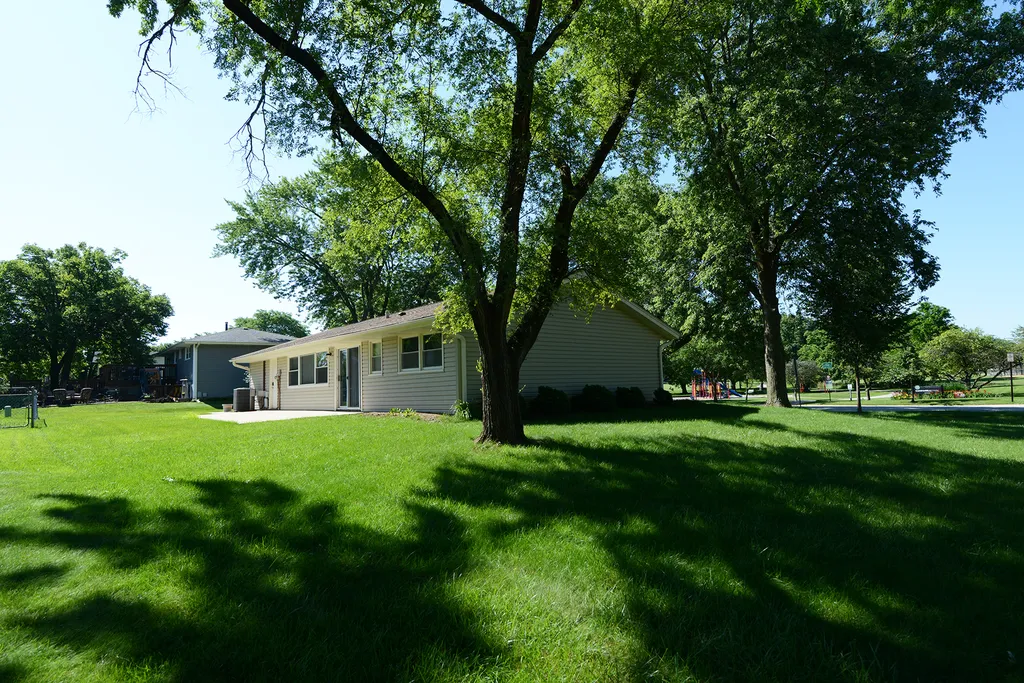 930 Sharon Lane Schaumburg IL 60193