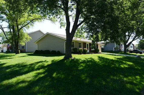 930 Sharon Lane Schaumburg IL 60193