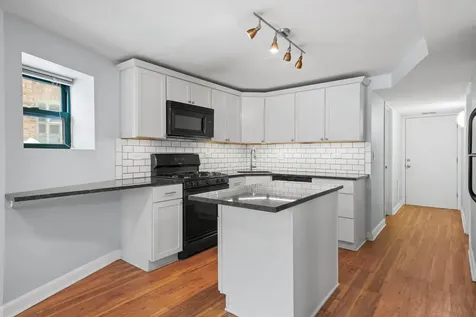 2642 North Sacramento Avenue Chicago IL 60647