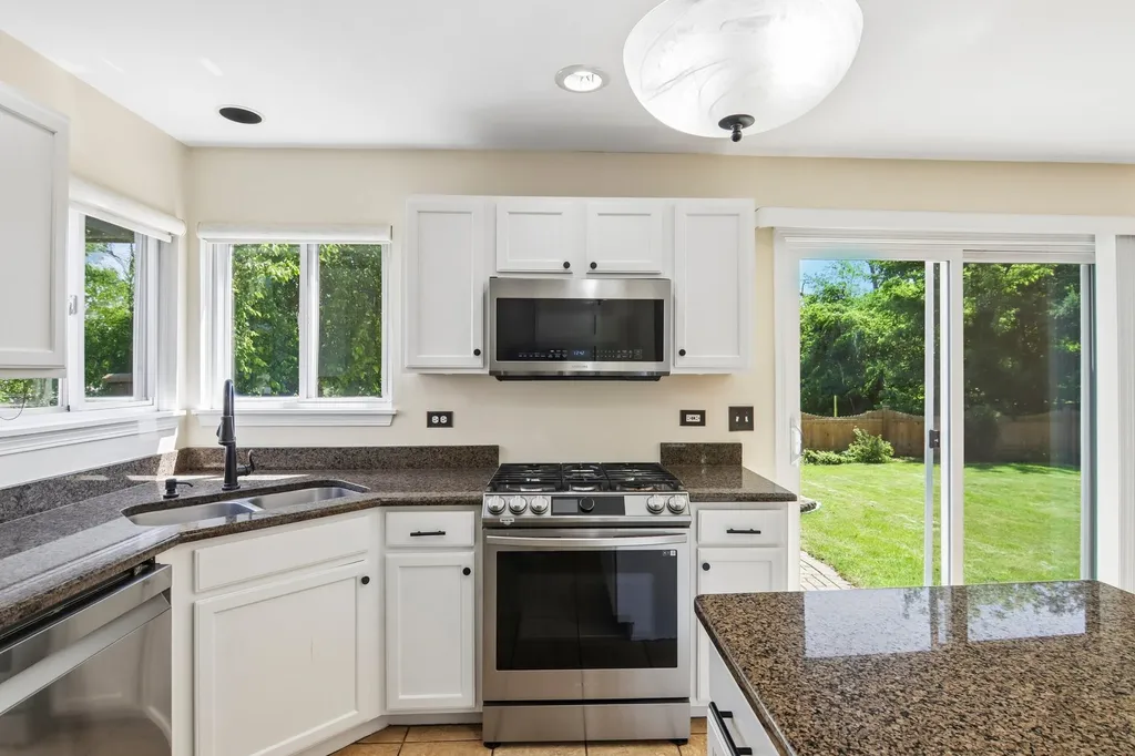 1322 Pennsbury Lane Aurora IL 60502