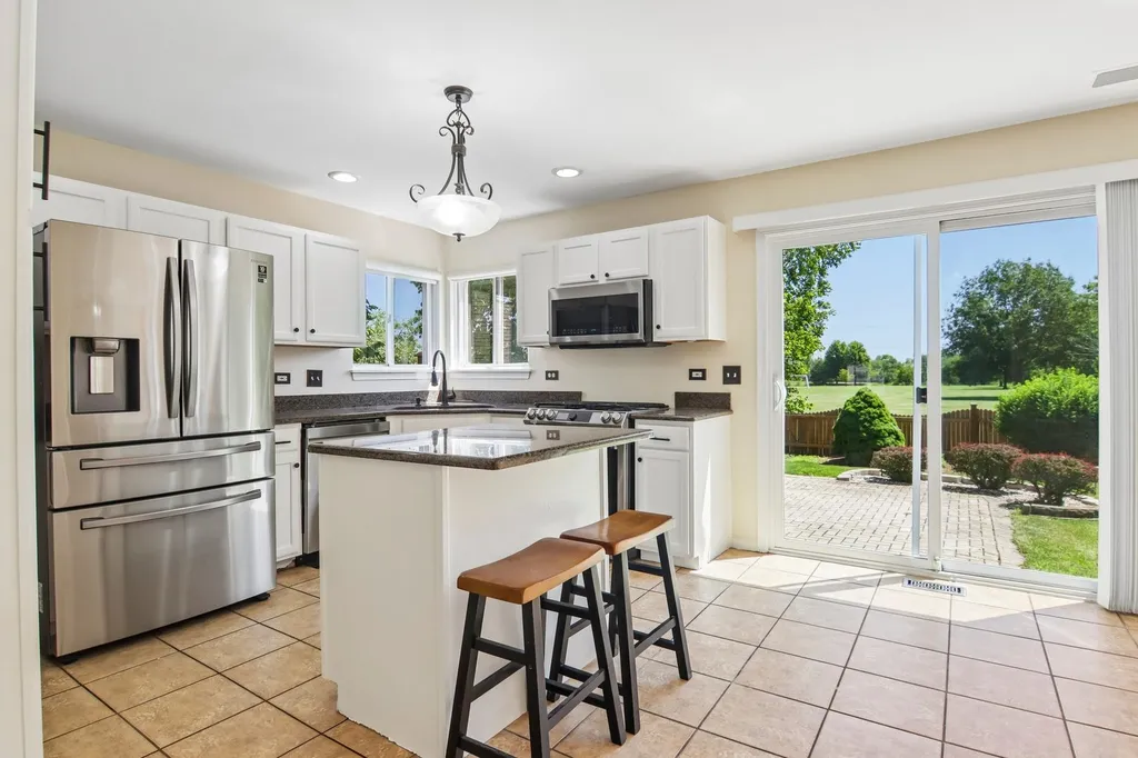 1322 Pennsbury Lane Aurora IL 60502