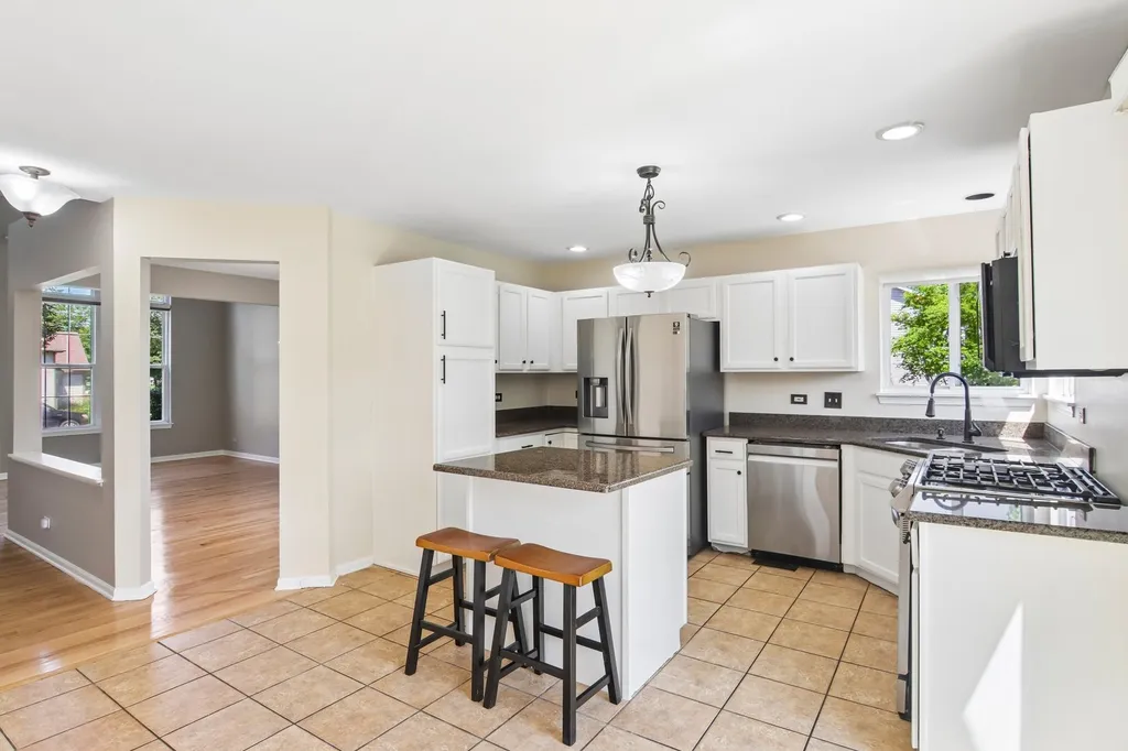 1322 Pennsbury Lane Aurora IL 60502