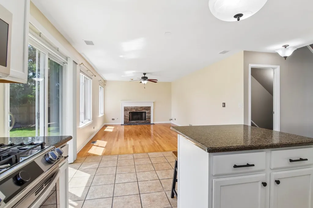 1322 Pennsbury Lane Aurora IL 60502