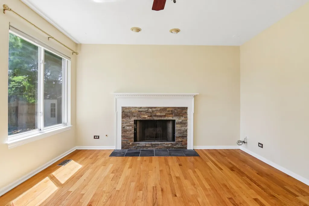 1322 Pennsbury Lane Aurora IL 60502