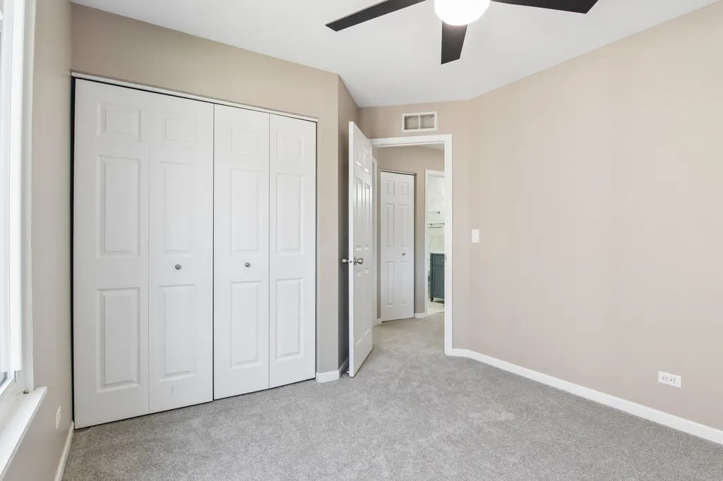 1322 Pennsbury Lane Aurora IL 60502