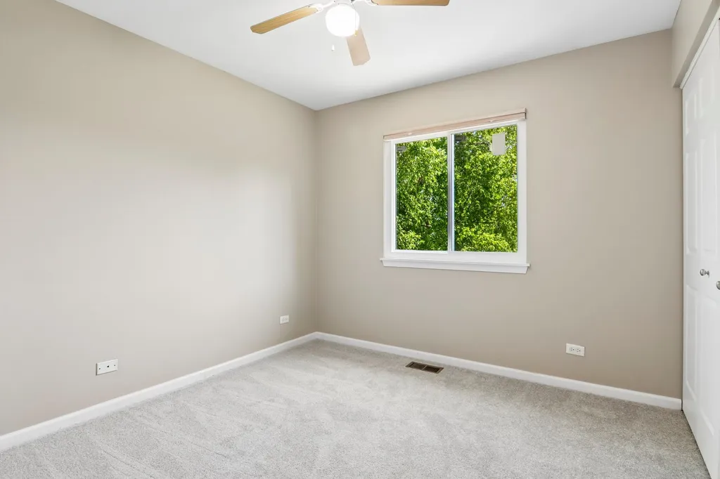 1322 Pennsbury Lane Aurora IL 60502