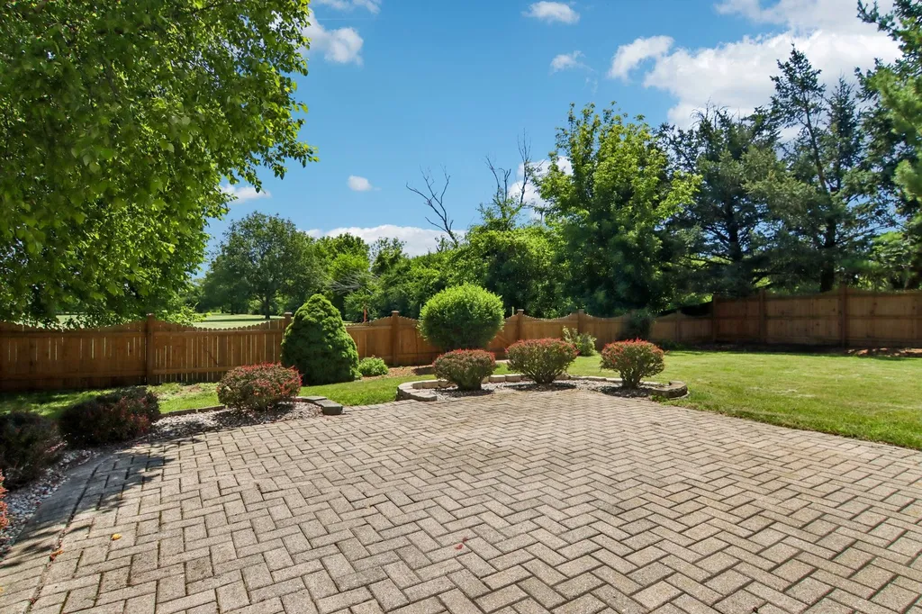 1322 Pennsbury Lane Aurora IL 60502