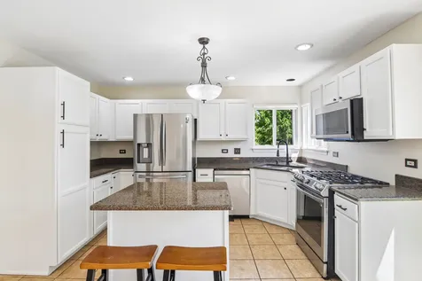 1322 Pennsbury Lane Aurora IL 60502
