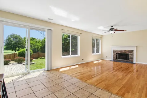 1322 Pennsbury Lane Aurora IL 60502