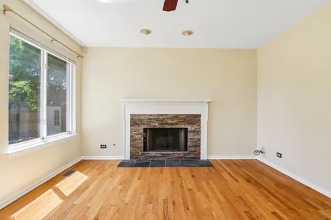 1322 Pennsbury Lane Aurora IL 60502