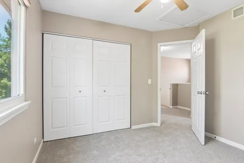 1322 Pennsbury Lane Aurora IL 60502
