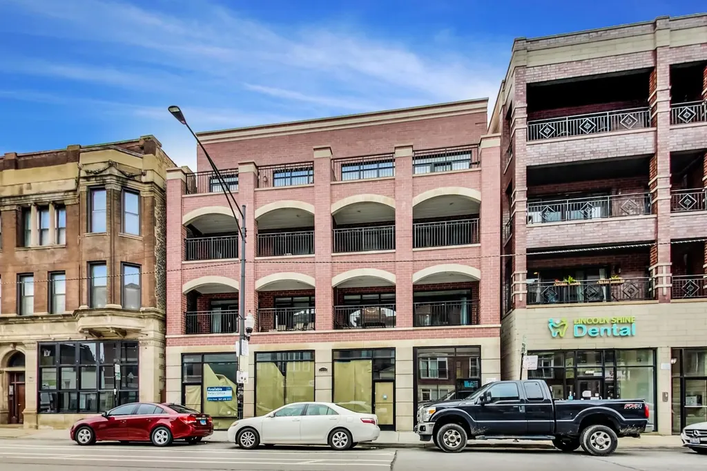 2618 North Halsted Street Chicago IL 60614