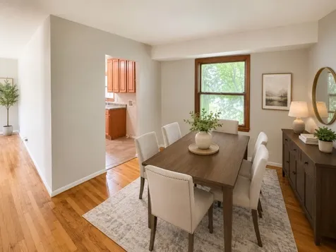 1525 North Patton Avenue Arlington Heights IL 60004