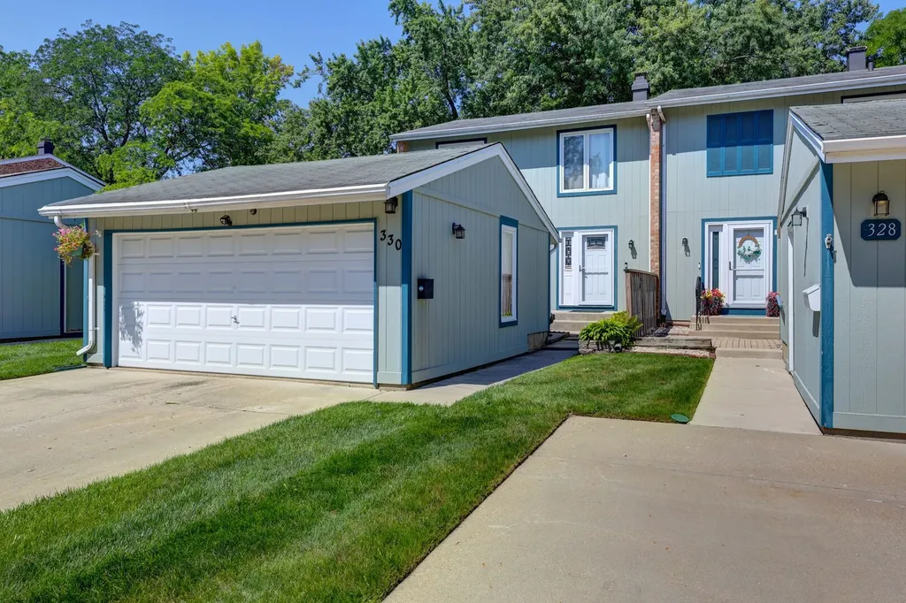 330 Elmwood Lane Bloomingdale IL 60108