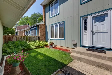 330 Elmwood Lane Bloomingdale IL 60108