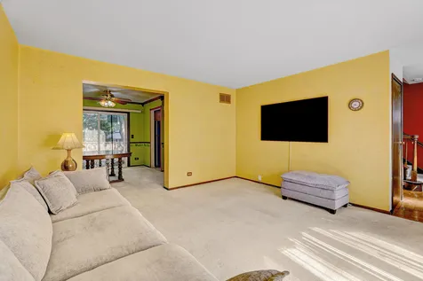 330 Elmwood Lane Bloomingdale IL 60108