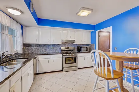 330 Elmwood Lane Bloomingdale IL 60108