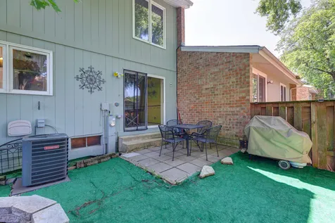 330 Elmwood Lane Bloomingdale IL 60108
