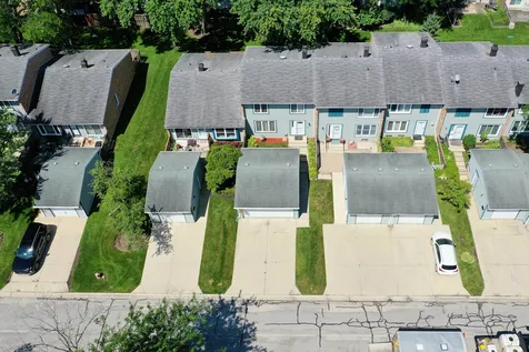 330 Elmwood Lane Bloomingdale IL 60108
