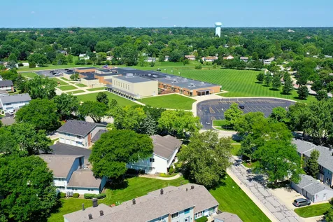 330 Elmwood Lane Bloomingdale IL 60108