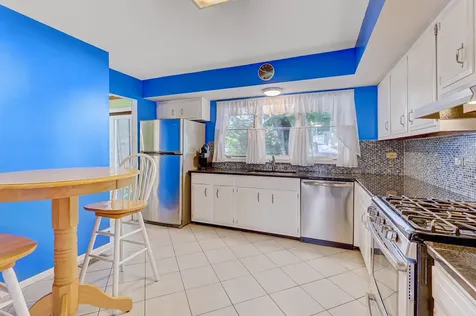 330 Elmwood Lane Bloomingdale IL 60108
