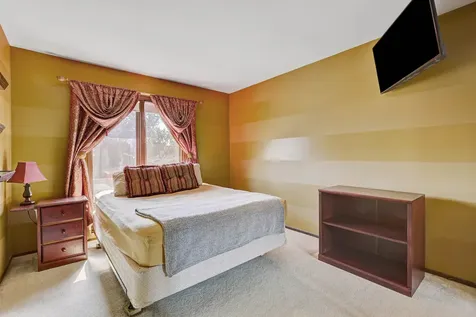 330 Elmwood Lane Bloomingdale IL 60108