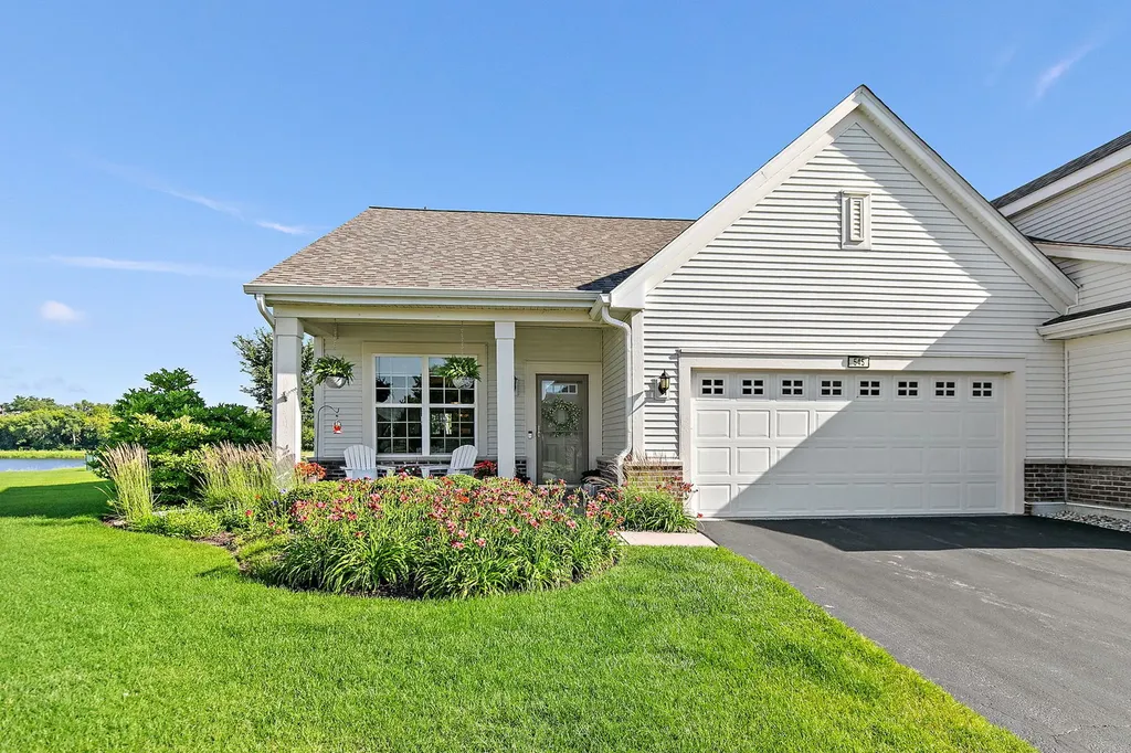 545 Autumn Circle Pingree Grove IL 60140