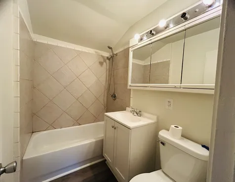 6415 North Shore Avenue Spring Grove IL 60081