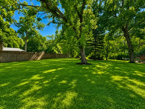 6415 North Shore Avenue Spring Grove IL 60081