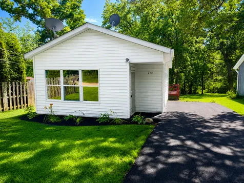6415 North Shore Avenue Spring Grove IL 60081