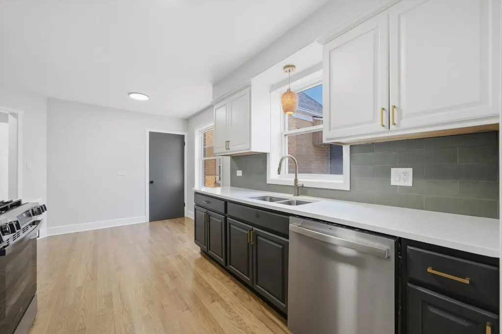 6332 North Mobile Avenue Chicago IL 60646