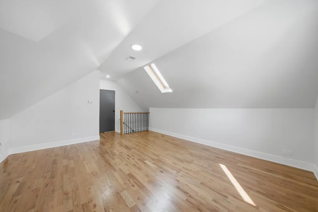 6332 North Mobile Avenue Chicago IL 60646