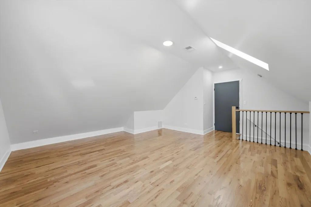 6332 North Mobile Avenue Chicago IL 60646