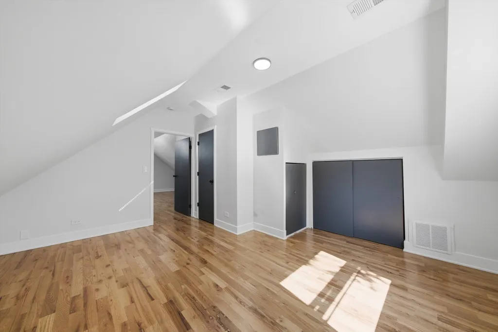6332 North Mobile Avenue Chicago IL 60646