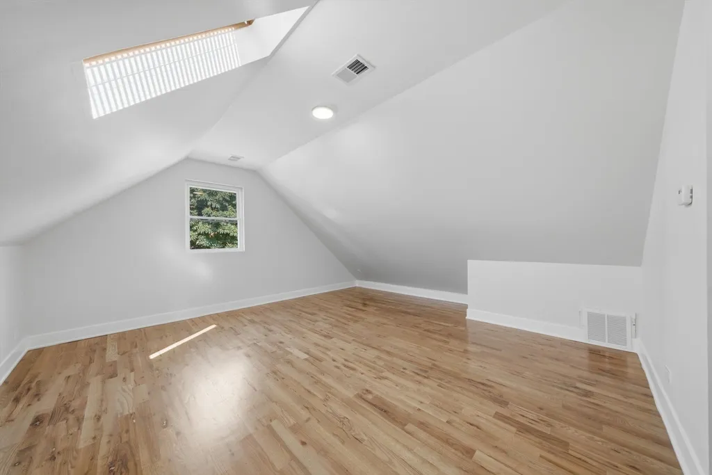 6332 North Mobile Avenue Chicago IL 60646