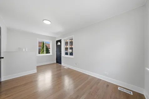 6332 North Mobile Avenue Chicago IL 60646