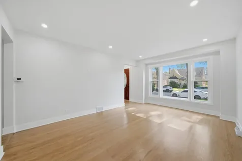 6332 North Mobile Avenue Chicago IL 60646