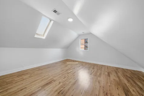 6332 North Mobile Avenue Chicago IL 60646