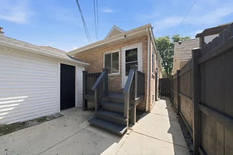 6332 North Mobile Avenue Chicago IL 60646