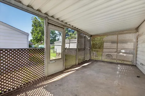 2724 Lawndale Avenue Rockford IL 61101
