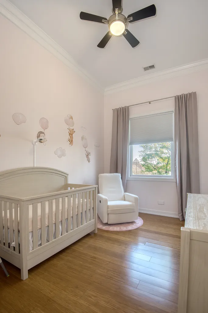 2211 West Roscoe Street Chicago IL 60618