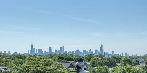 2211 West Roscoe Street Chicago IL 60618