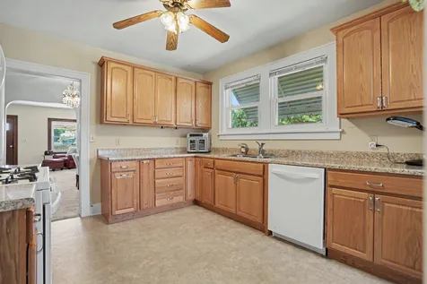 3203 18TH Avenue Rock Island IL 61201