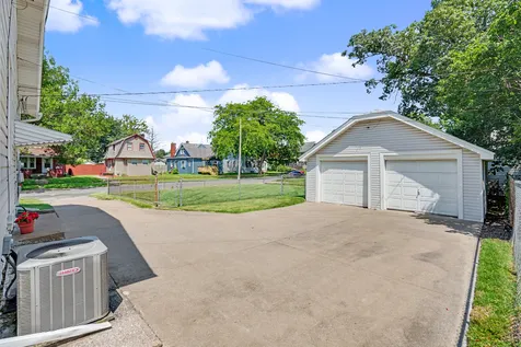 3203 18TH Avenue Rock Island IL 61201