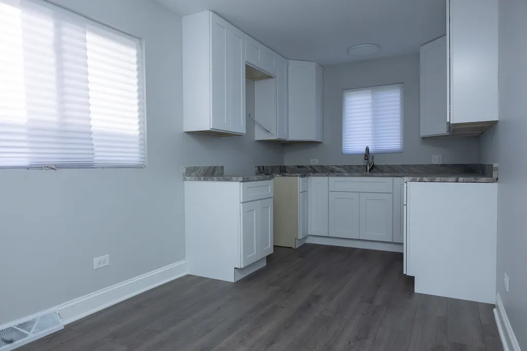 343 West 102nd Place Chicago IL 60628