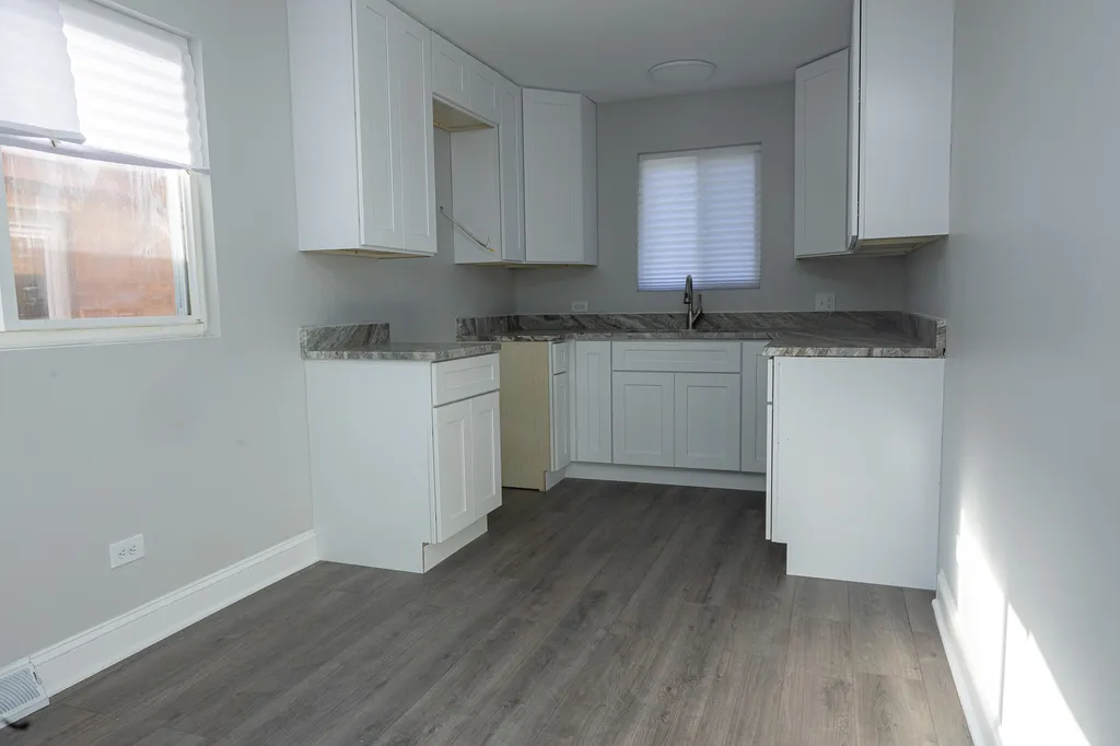343 West 102nd Place Chicago IL 60628