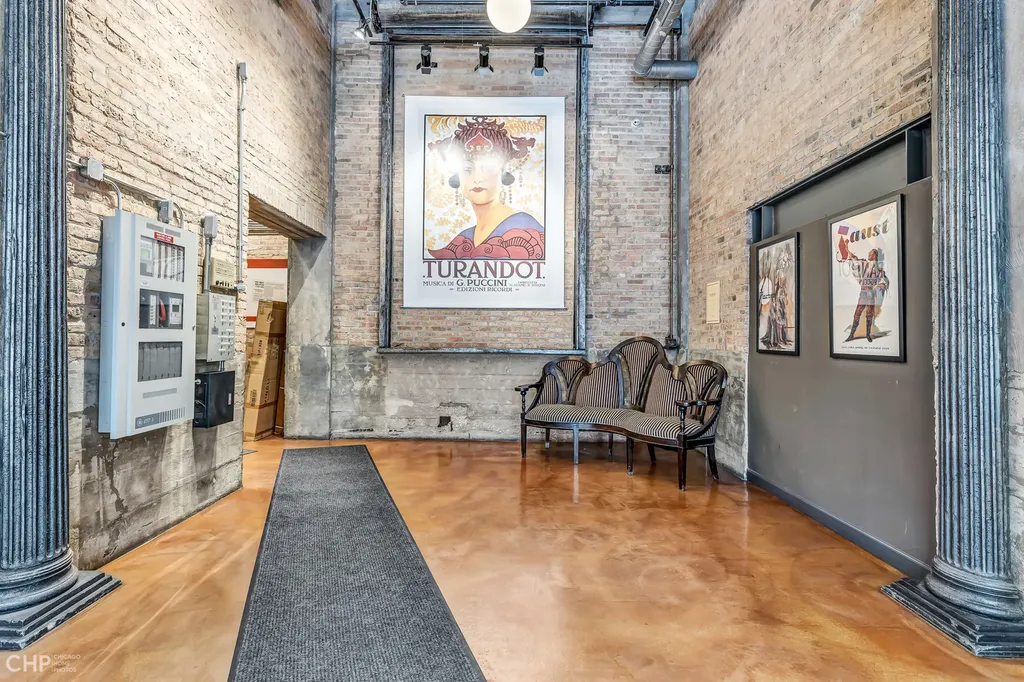 2545 South Dearborn Street Chicago IL 60616